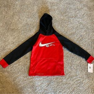 New with tags Nike pull over size 7 (big boys)